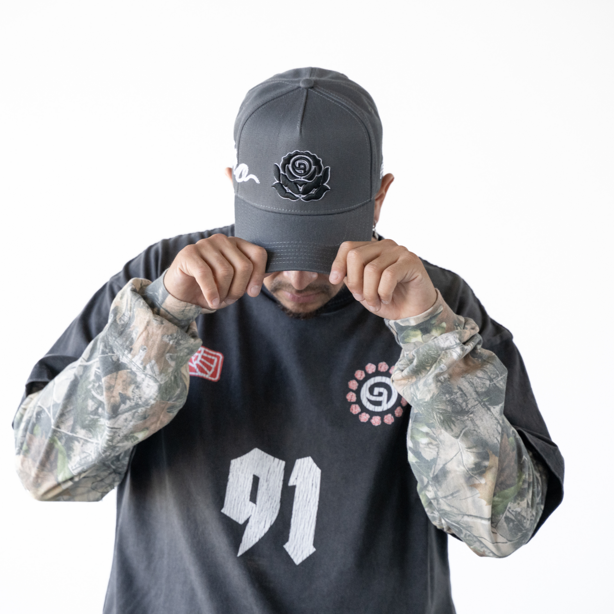 Deorro-Chain Stitch / Rose (GRAY)
