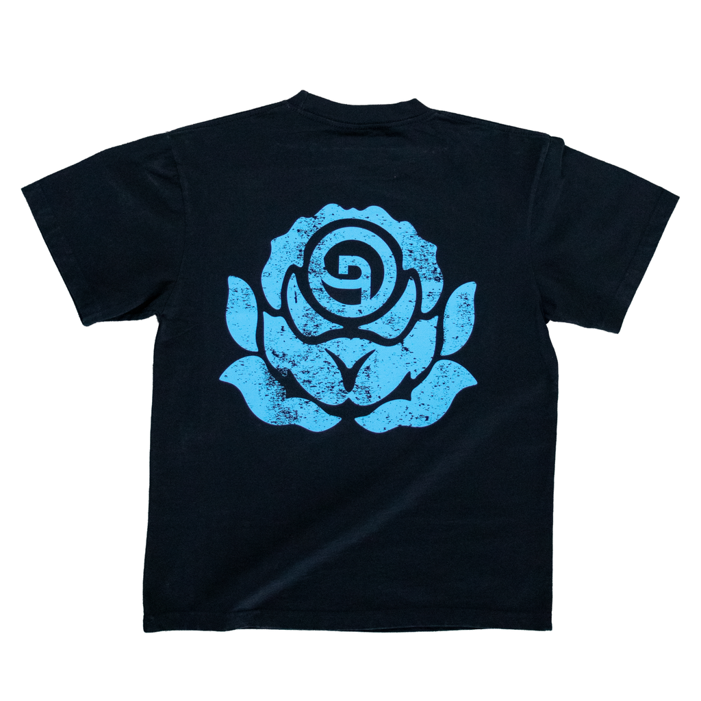 AMOR DE ROSA Deorro  (AZUL/Black Tee)